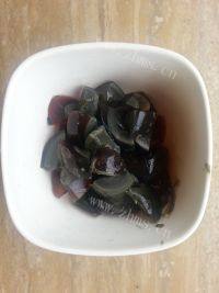 简单版皮蛋瘦肉粥做法图解3)