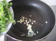 自制四季豆炒肉丝做法图解5)