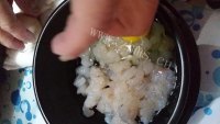 美味的滑蛋虾仁做法图解2)