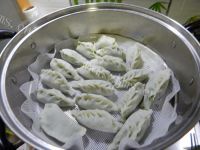 可口的韭菜鸡蛋水晶饺做法图解18)