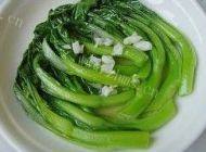 浇汁香菇青菜做法图解6)