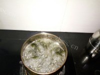 五味俱全的紫菜鸡蛋汤做法图解3)