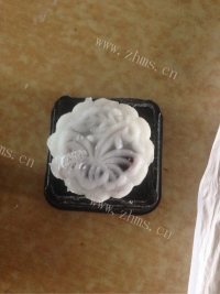 自制豆沙冰皮月饼