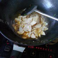 家常菜冬笋炒牛肉做法图解8)