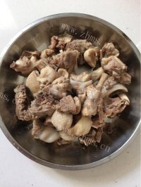 美味的香辣啤酒鸭做法图解7)