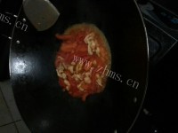 色香味浓的西红柿炒香菇做法图解4)