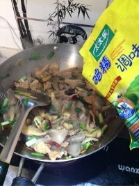 色香味浓的平菇炒肉做法图解12)
