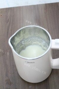 独特的萝卜鲫鱼汤做法图解5)
