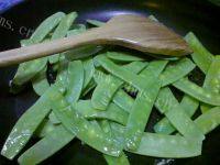 「家有大厨」荷兰豆炒肉片做法图解7)