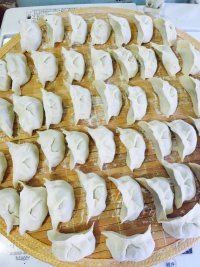 简易的芹菜馅饺子做法图解14)