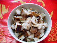 好吃的豆角腊肠焖饭做法图解3)