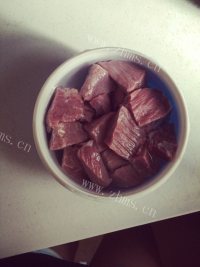 家常菜番茄炖牛肉做法图解1)