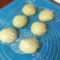 自己做的豆沙面包卷做法图解4)