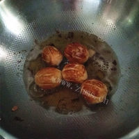 美味的虎皮蛋肉片炒花菜做法图解7)