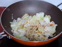 家常菜酸辣大白菜做法图解6)