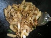 美味的山药肉片做法图解6)