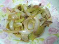 家常菜黄瓜炒洋葱