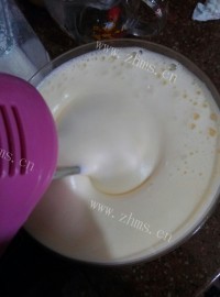 色香味俱全的蒸蛋糕做法图解4)