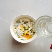 营养美味的秋葵松饼做法图解5)