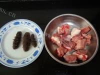 海参木耳排骨盅做法图解1)