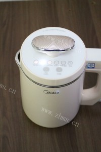 独特的萝卜鲫鱼汤做法图解4)