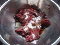 家常菜茶树菇炒牛肉做法图解1)