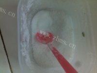 家常菜芹菜炒腊肠做法图解4)