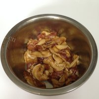 口感不错的荷叶粉蒸肉做法图解6)
