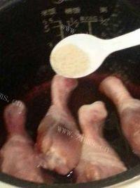 美味红酒炖鸡腿做法图解5)