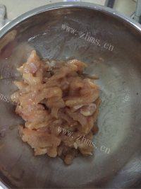特色美食青椒肉丝做法图解2)