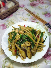 好吃的韭菜炒猫豆做法图解12)