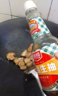 家常菜土豆炖五花肉做法图解5)