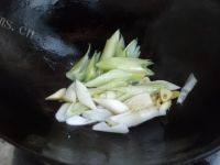 「DIY美食」葱烧海参做法图解6)