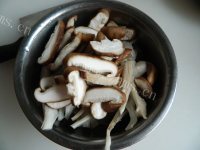 好吃的韩式炒蘑菇的做法图解三