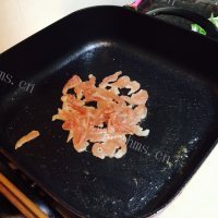 家常菜彩椒炒肉丝做法图解4)