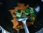 清炒胡萝卜片