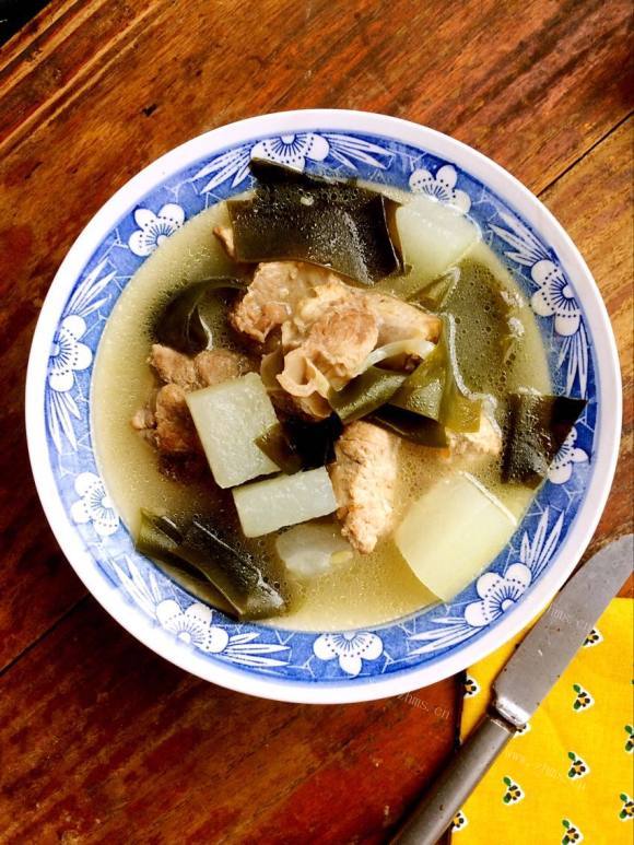 美味的冬瓜海带排骨汤