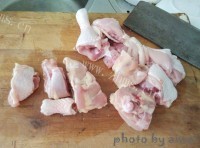 美味的腐乳豆豉蒸鸡做法图解2)