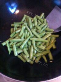 家常菜蒜香四季豆做法图解2)