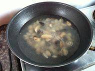 秀色可餐的花蛤豆腐汤做法图解4)