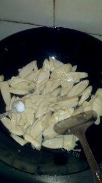 家常菜清炒茭白做法图解6)