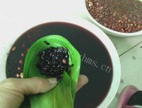 黑米咸肉粽做法图解6)