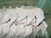 美味的香菇白菜猪肉煎饺做法图解5)