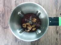甜甜的红豆核桃糊做法图解2)