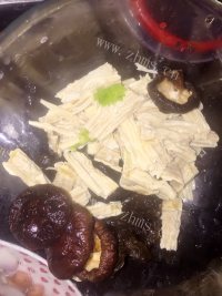 芳香四溢的麻辣香锅做法图解3)
