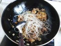 美味东北乡村风味酸菜粉做法图解7)
