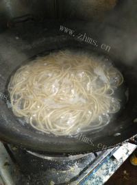 美味菠菜粉条做法图解3)