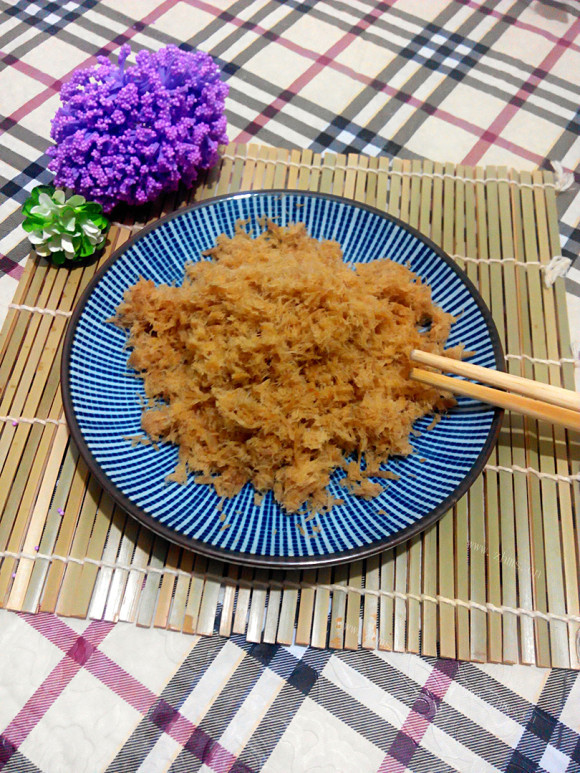 脆嫩可口的面包机版肉松