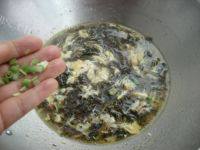 营养美味的紫菜蛋花汤做法图解10)