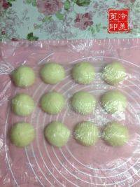 美味的香葱芝士辫子面包做法图解8)